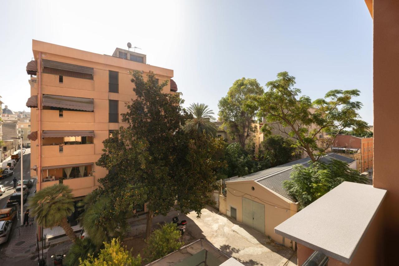 Vittoria'S Luxury Apartment Cagliari Exterior photo